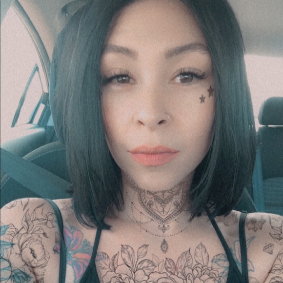 Meet your Posher, Felicia - Picture 4 of 4